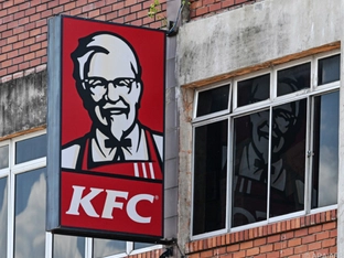 KFC bietet in Italien Gratis-Hendl gegen Tattoo