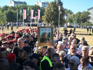 Tausende erweisen Ratko Mladić die letzte Ehre