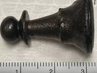 Einjähriges Mädchen verschluckt Schachfigur – Lebensgefahr