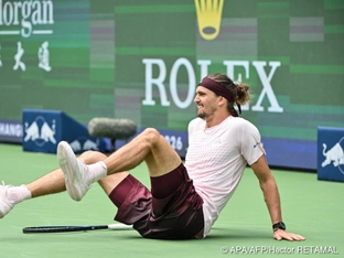 Zverev nach Schrecksekunde weiter auf schnellem Weg zur Nr 1