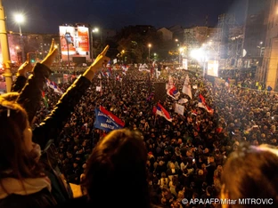 Großdemonstration der serbischen Opposition in Belgrad