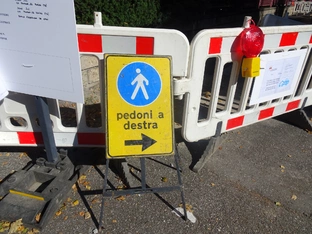 Gemeinde Bozen: "Wieder einsprachige Warn- und Hinweisschilder"