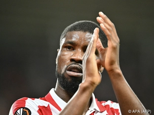 Rot und Niederlage für Danso - Glasner unterliegt Arsenal