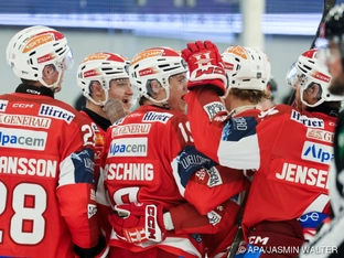 Linz setzt ICE-Siegesserie fort - KAC besiegt Salzburg