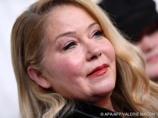 Christina Applegate legt in Buch Leben voller Gewalt offen