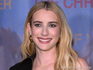 Kleiner Sohn führte Emma Roberts bei Hochzeit zum Altar