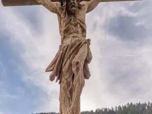 Neues Kreuz im Weissenbachlboden errichtet