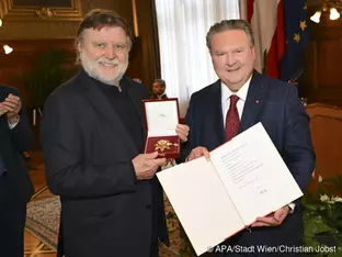 Goldene Ehrenzeichen Wiens für Lukas und Peter Resetarits