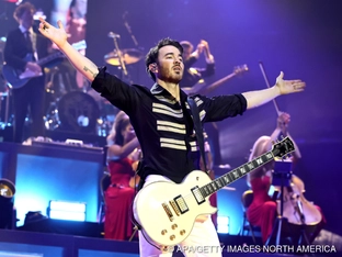 Kevin Jonas schickte Brüdern versehentlich Nacktfoto