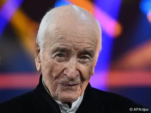 Schauspieler Mueller-Stahl hat beim Zeichnen "Flugmomente"