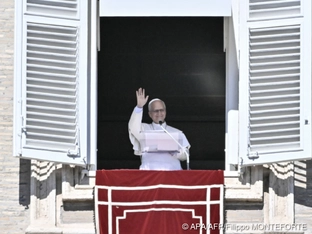 Papst kündigt Lungenoperation wegen entdeckten Knotens an