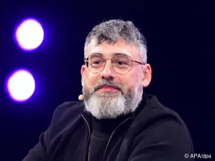 Sido ersteigert Juhnkes Smoking für 4.000 Euro