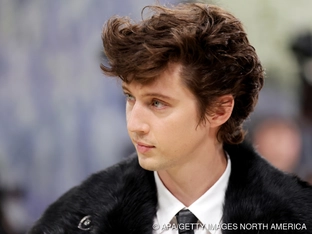 Queere Begierde nicht versteckt: Neues von Troye Sivan