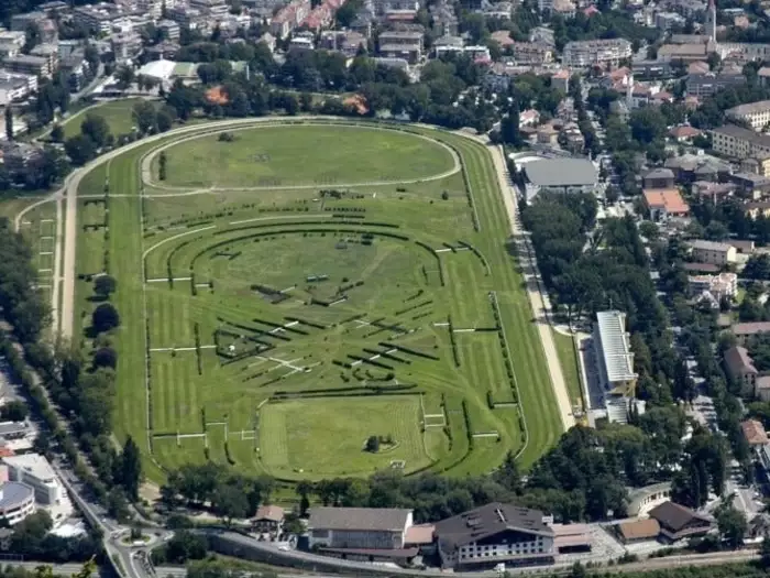 Pferderennplatz Meran: "Große Pläne, aber wo bleibt die Bevölkerung?"