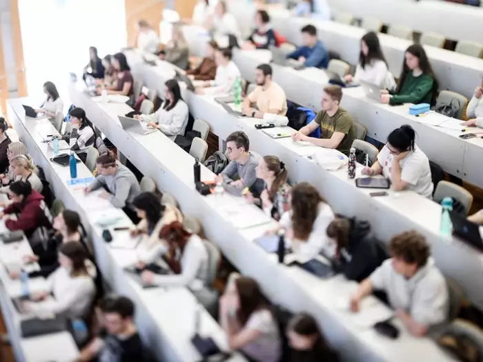 Unternehmerverband: "Unternehmen investieren sehr wohl in die Jugend"