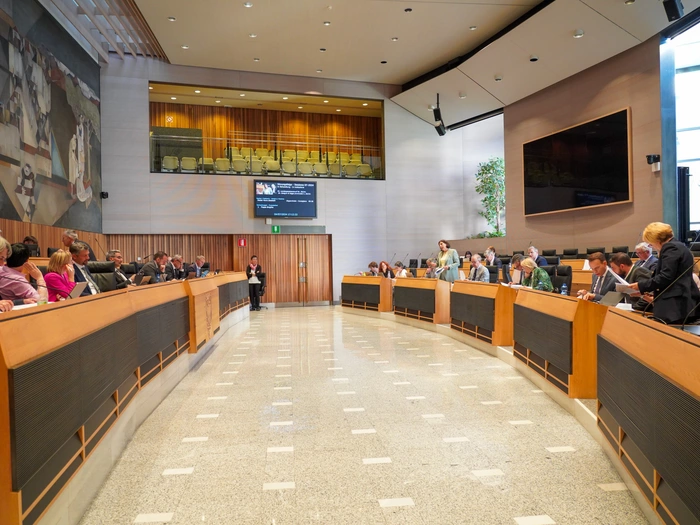 Haushaltsdebatte: Infrastruktur, Bildungskritik und Identitätspolitik