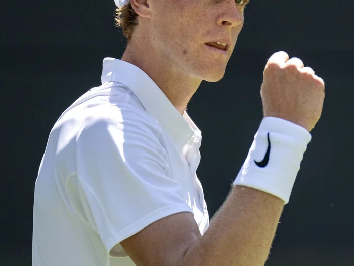 Wimbledon: Sinner fliegt ins Achtelfinale