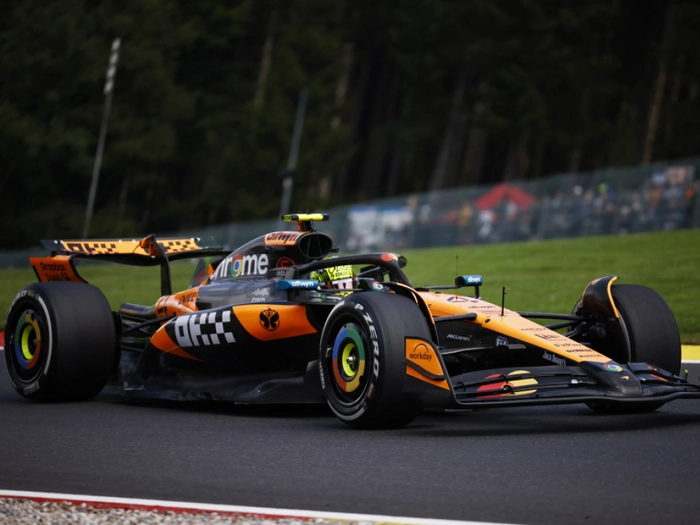 Verstappen gewinnt Sprint in Spa - Pole an Norris