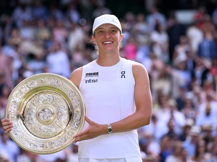 Iga Swiatek kürt sich erstmals zur Wimbledonsiegerin