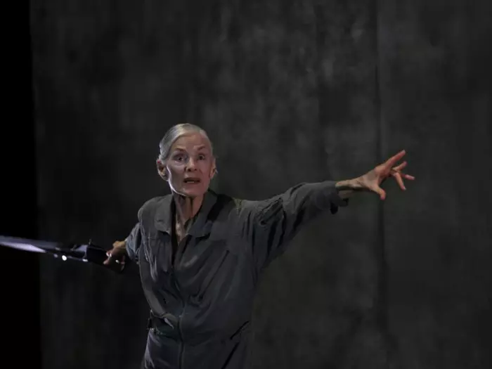 Die imposante Langsamkeit der Lucinda Childs in Salzburg