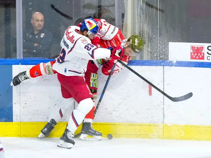 Foxes beginnen ICE Hockey League mit einer Niederlage