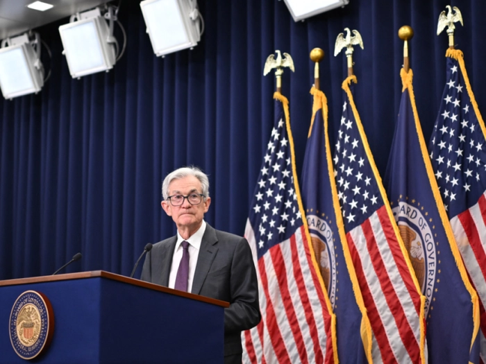 Fed senkt Zinsspanne um Viertelpunkt auf 4 bis 4,25 Prozent