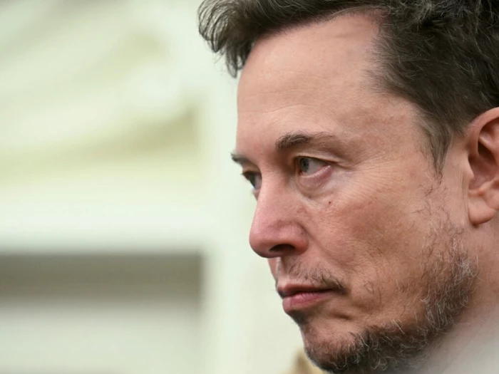 Elon Musk kauft Tesla-Aktien für eine Milliarde Dollar