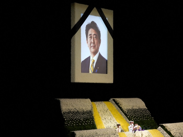 Prozess um Attentat auf Japans Ex-Premier Abe begonnen