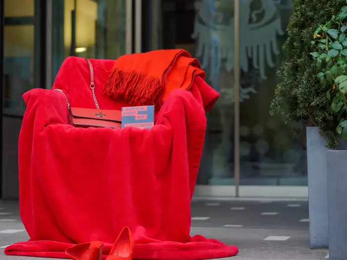 Im Südtiroler Landtag gibt es einen "besetzten Platz"