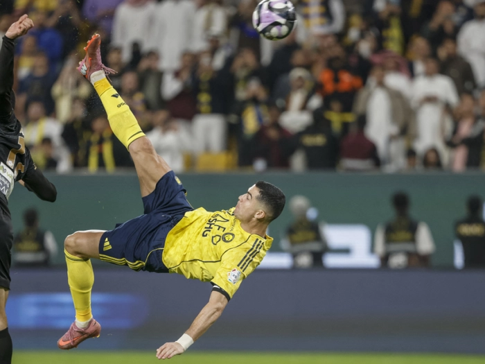 Ronaldo begeistert mit Fallrückzieher seine Fans