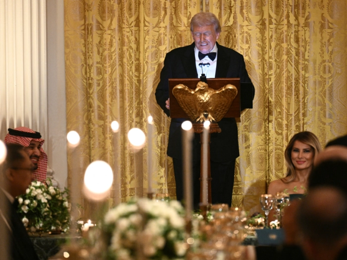 Senat leitet Gesetz zur Freigabe der Epstein-Akten an Trump