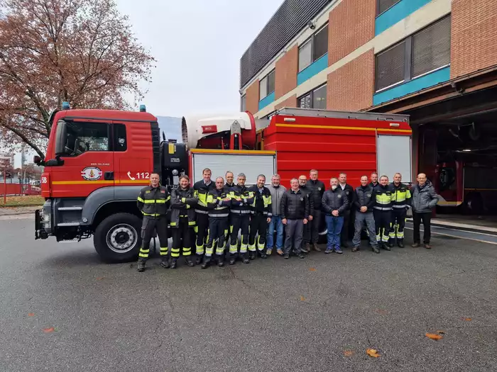 Neue Einsatzleiter für Waldbrände in Ausbildung