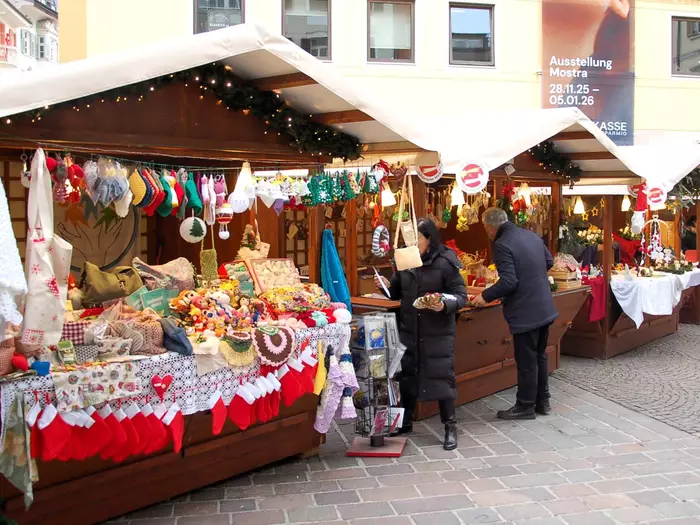 Der solidarische Christkindlmarkt wurde heute eröffnet