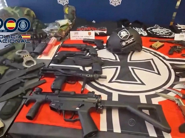 Polizei zerschlägt rechtsradikale Gruppe