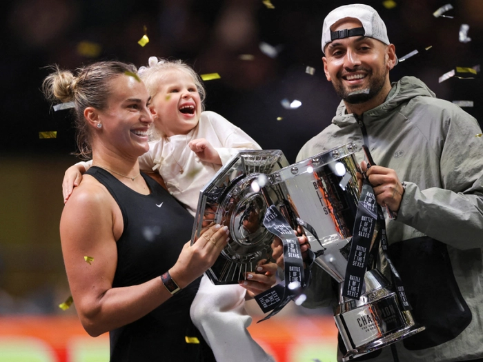 Kyrgios bezwingt Sabalenka im Duell der Geschlechter