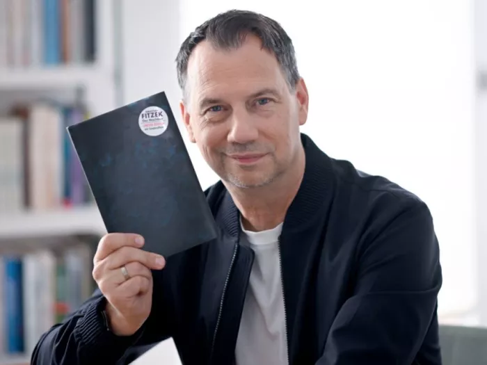 Fitzek stößt mit Büchergeschenken auf wenig Begeisterung