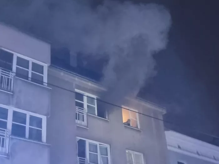 Mutter mit Kindern aus brennender Wohnung gerettet