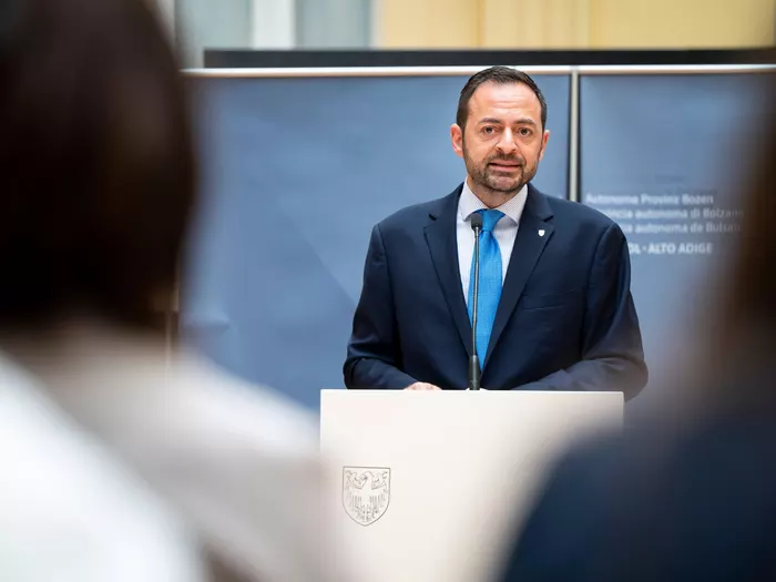 Neue Lehrpläne für italienische Oberschulen ab 2026 beschlossen