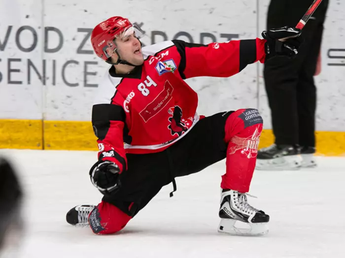 Jesenice, Wipptal und Gherdeina landen Upsets gegen das Top-Trio