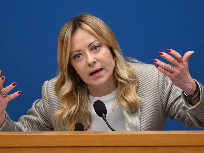 Meloni: "Zu viele Menschen, die ihre Arbeit nicht gemacht haben"