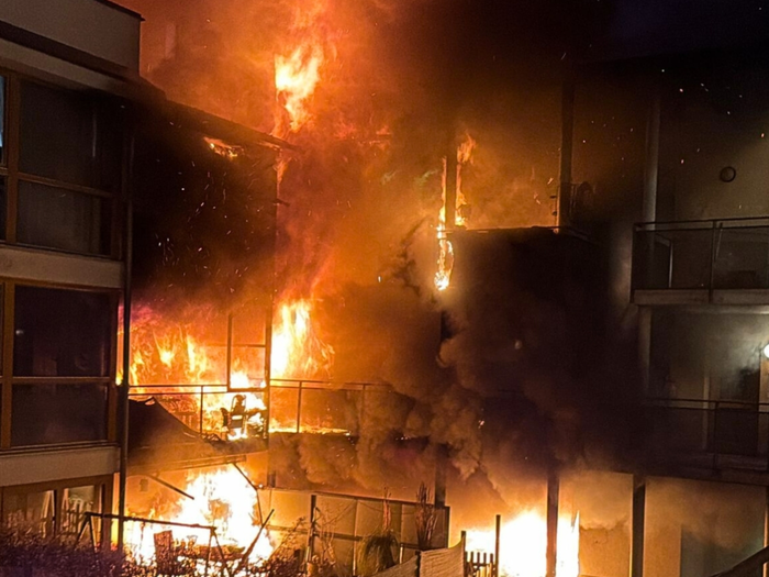 Brand in Tiroler Wohnanlage durch Feuerwerksbatterien