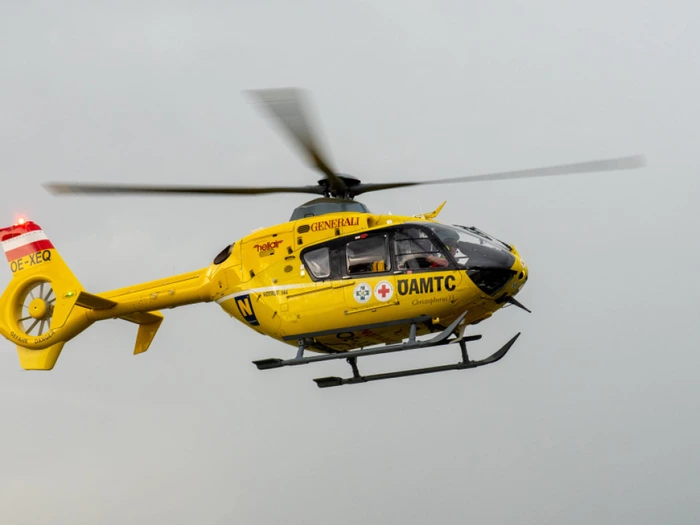 Eingebrochene Eisläuferinnen am Irrsee gerettet