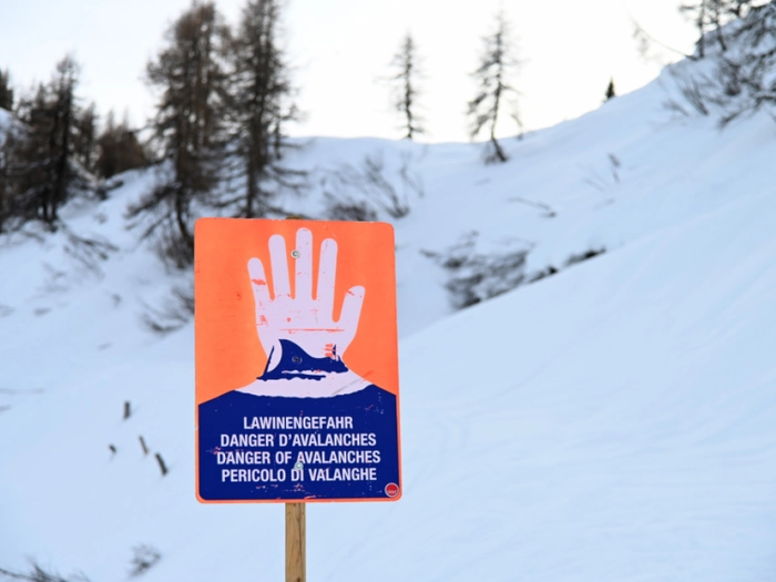 Glimpflicher Ausgang bei Lawinenabgängen in Tirol