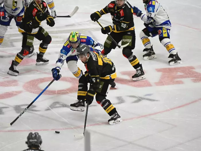 Ungefährdeter Wölfe-Heimsieg gegen Villach