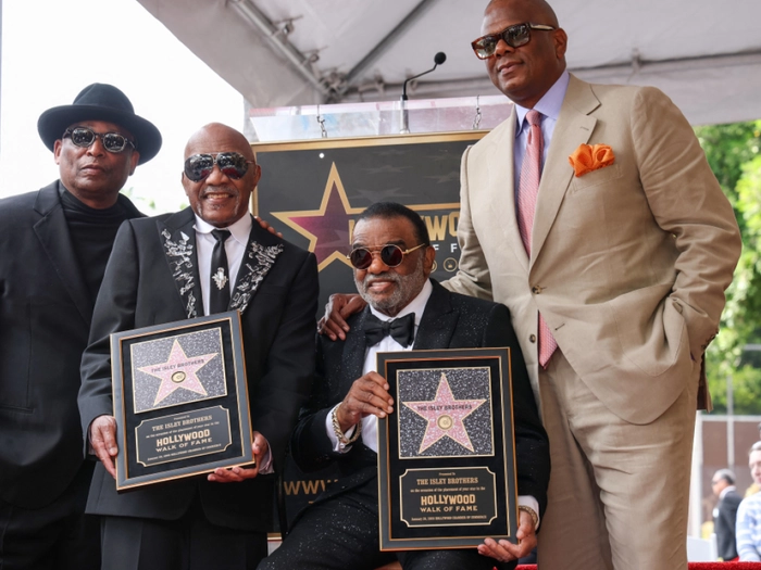"The Isley Brothers" mit Hollywood-Stern gefeiert