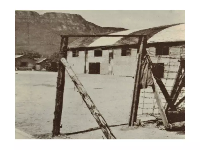 Reschenstraße Nr. 80: Fläche zum Ort des Gedenkens für die Opfer des Holocausts