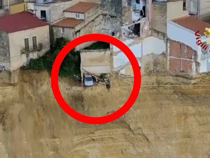 Mit dem Heli über das Katastrophengebiet im Mittelmeer - VIDEO