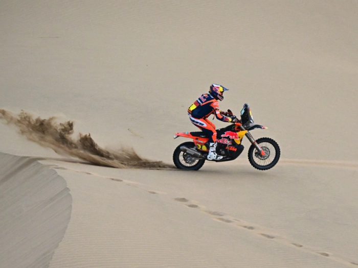 Sanders bricht sich Schlüsselbein, Brabec neuer Dakar-Leader