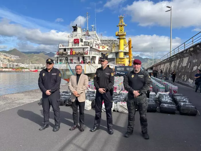 Spaniens Polizei beschlagnahmt zehn Tonnen Kokain auf Schiff