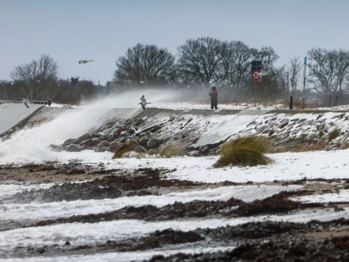 Probleme durch Wintersturm "Elli" in Deutschland
